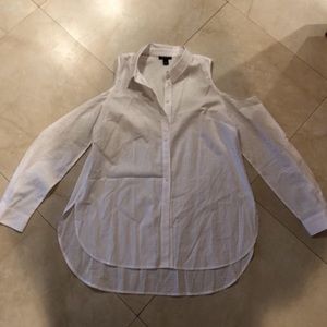 Woman white no shoulder shirt size large